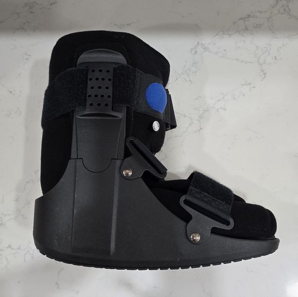 Advanced Orthopaedic Walker Boot Women's Size 8.5 to 11.5 - Picture 3 of 16